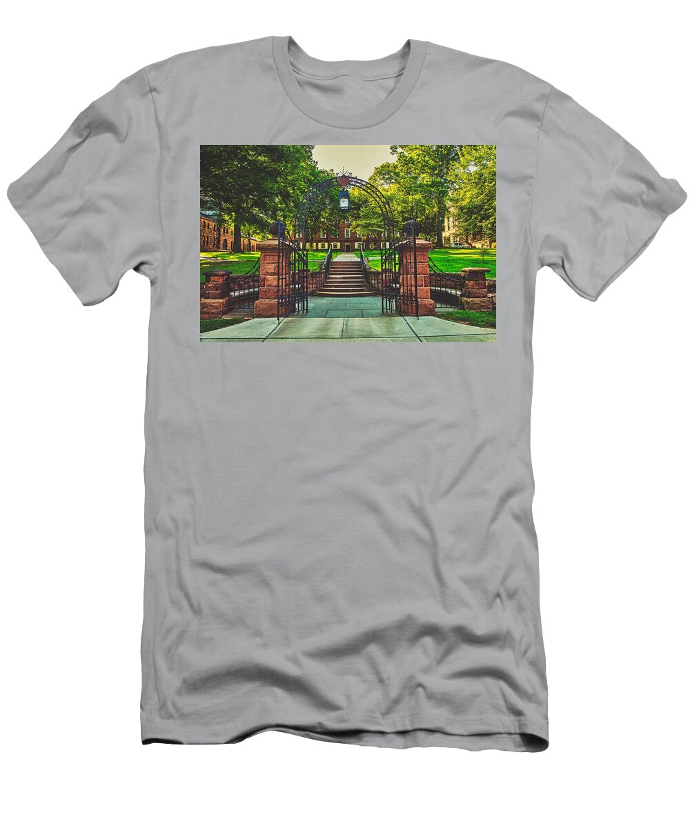 1 Entrance to Rutgers University Library of Congress T-Shirt
