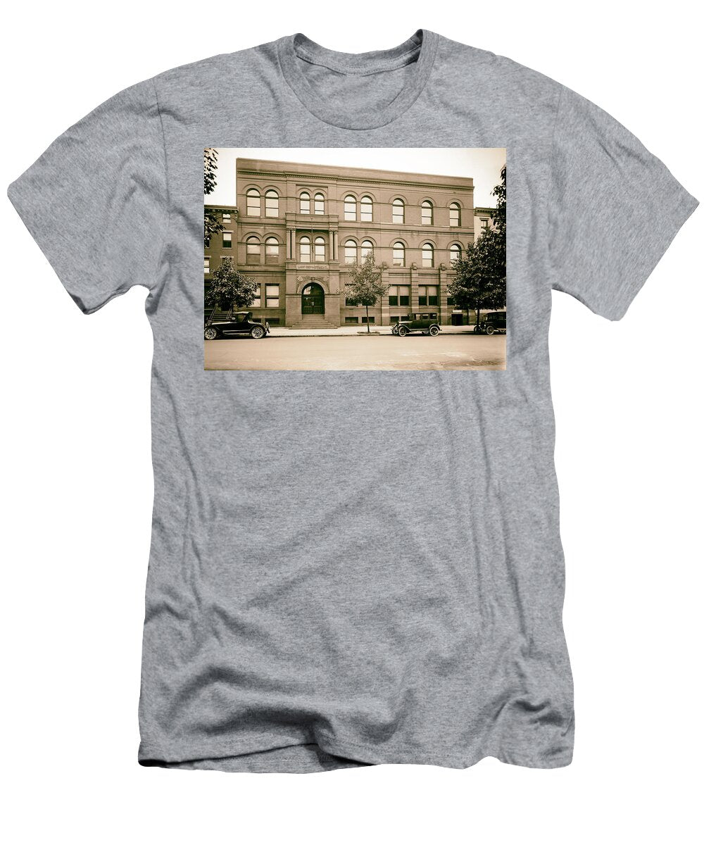 1 Georgetown University Law School 1915 Mountain Dreams T-Shirt