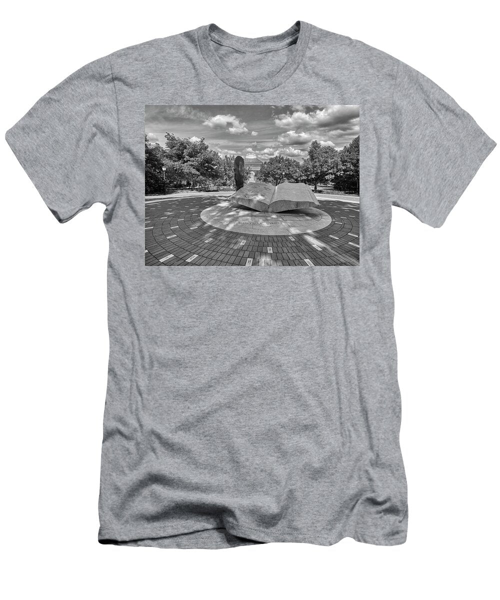1 Mentors Circle University of Delaware Mountain Dreams T-Shirt