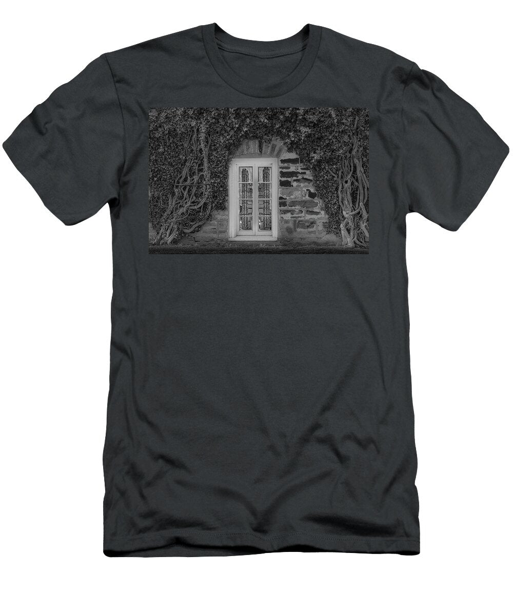 1 Nassau Hall Princeton Ivy Bw Susan Candelario T-Shirt