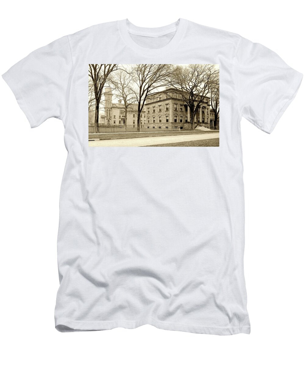 1 on the Campus of Yale C1907 L O C T-Shirt
