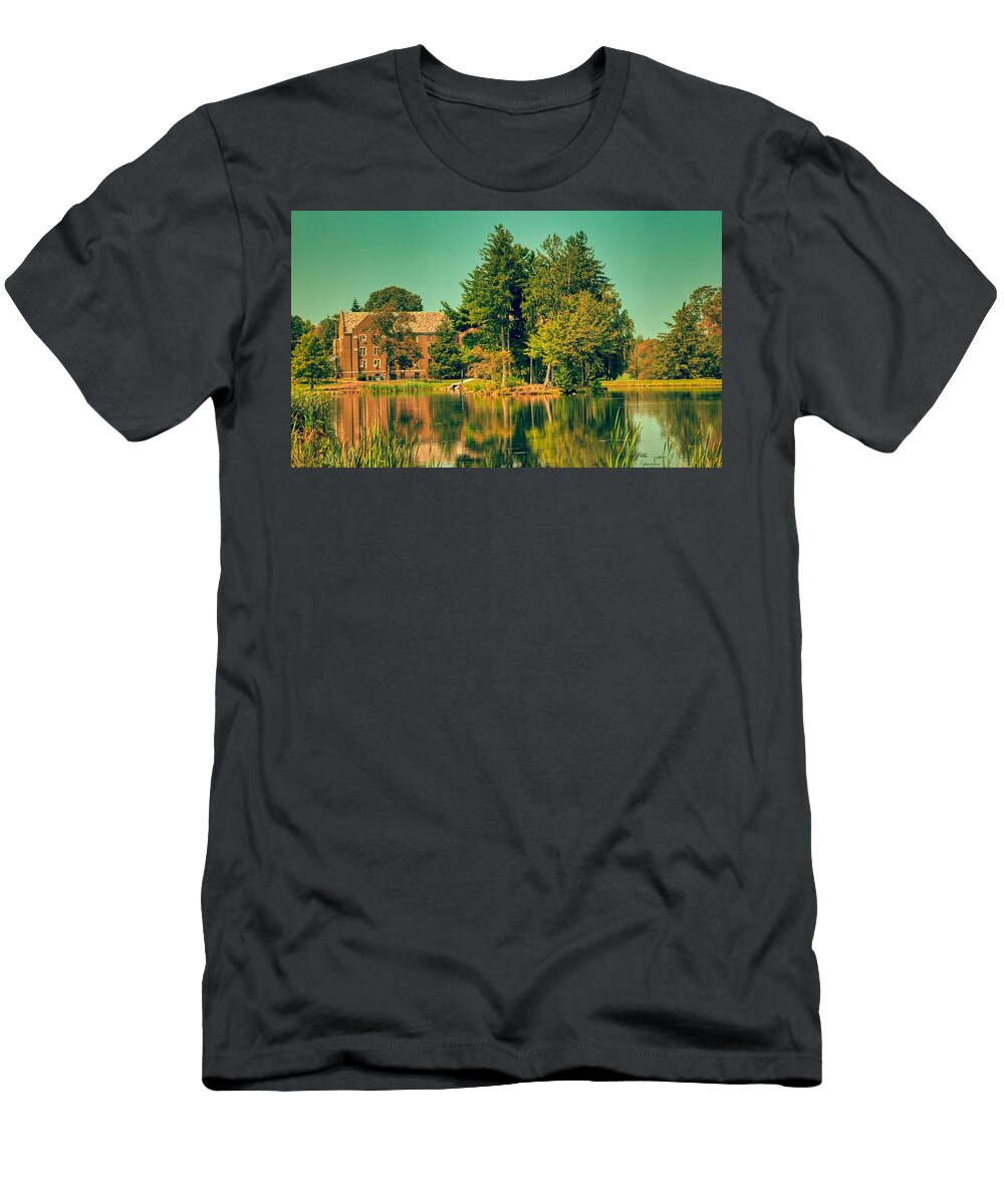 1 University of Connecticut U C O N N Mountain Dreams T-Shirt