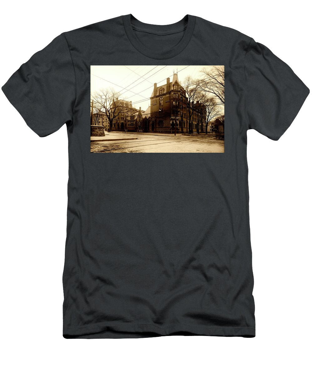 1 Yale Divinity School C1907 L O C T-Shirt
