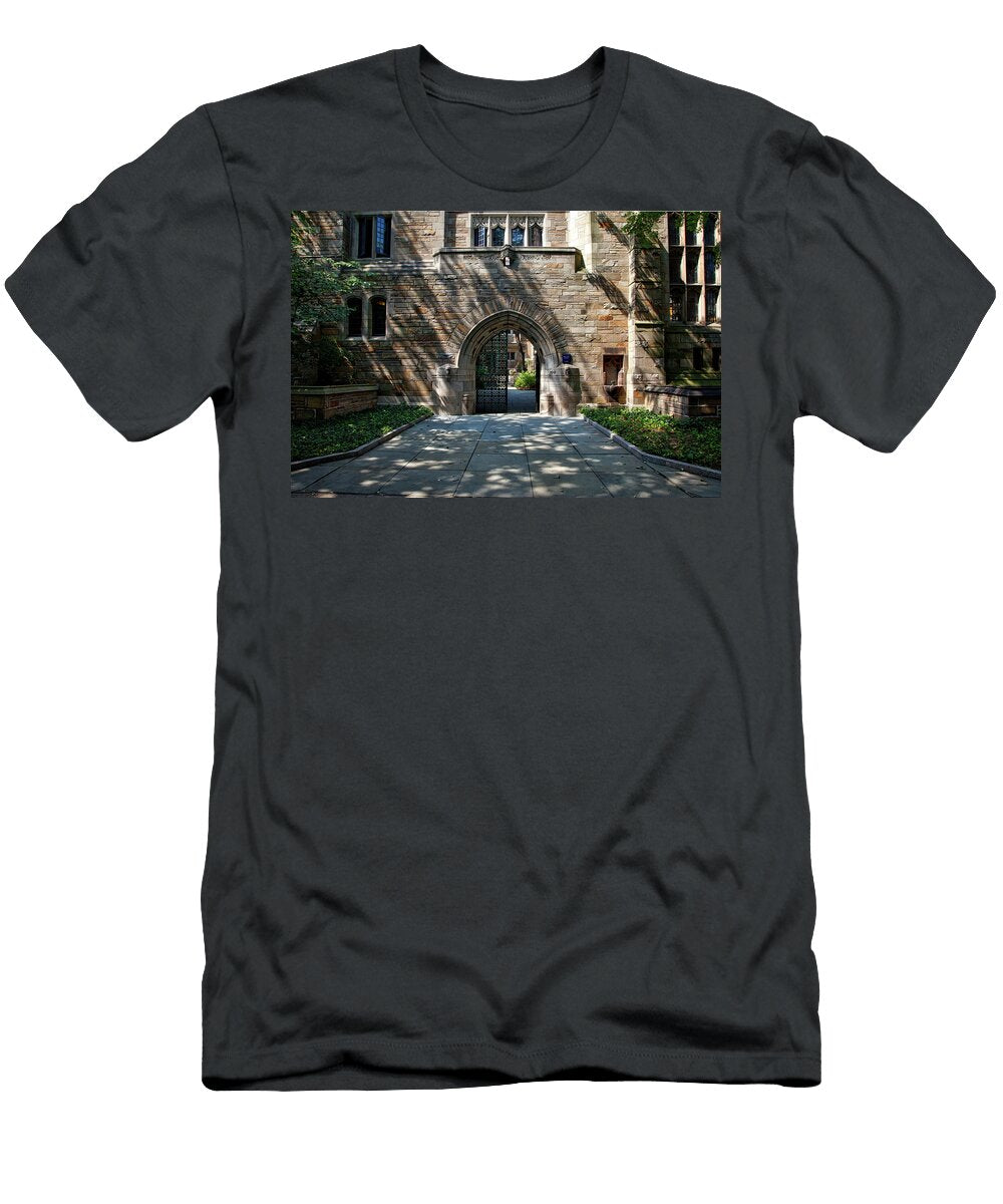 1 Yale University Memorial Quadrangle Gate Mountain Dreams T-Shirt