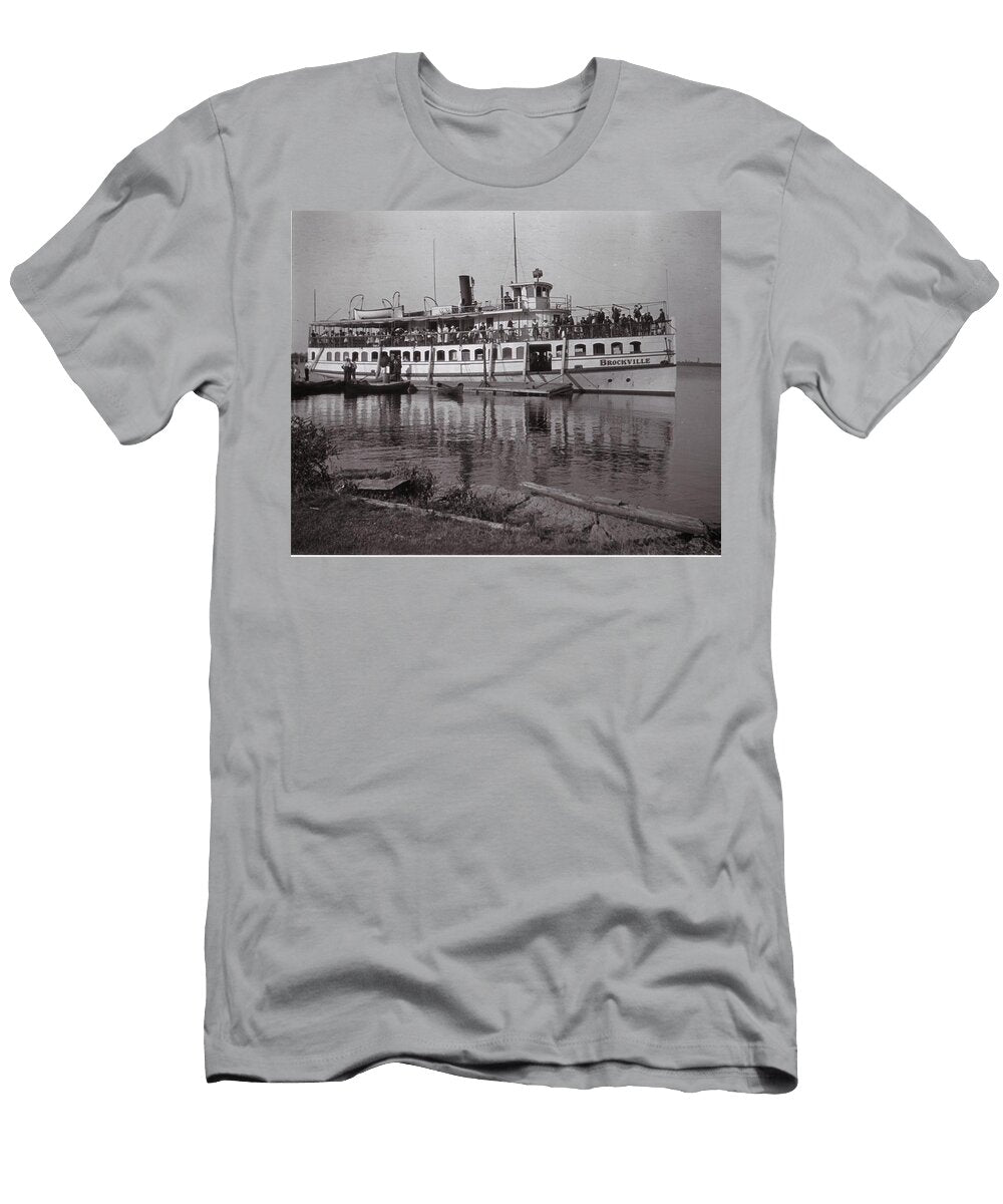 2 Steamer Brockville S S Picnic Motionage Designs T-Shirt