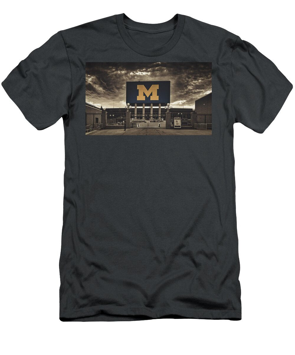 2 the Big House Mountain Dreams T-Shirt