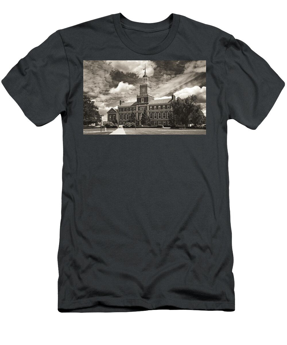 5 Howard University Campus Mountain Dreams T-Shirt