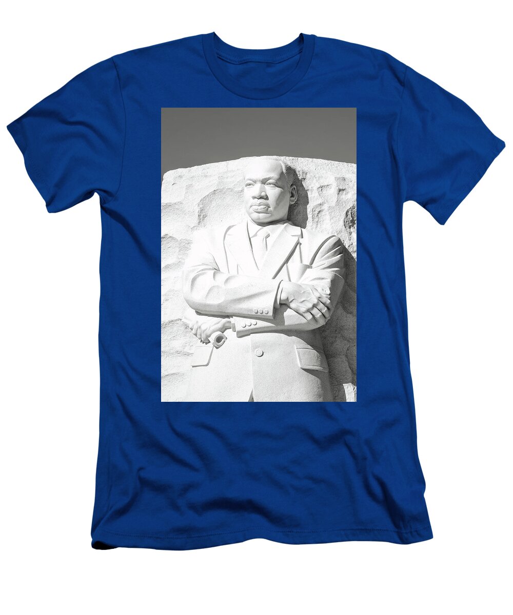 7 Martin Luther King Memorial in Washington DC Brandon Bourdages T-Shirt
