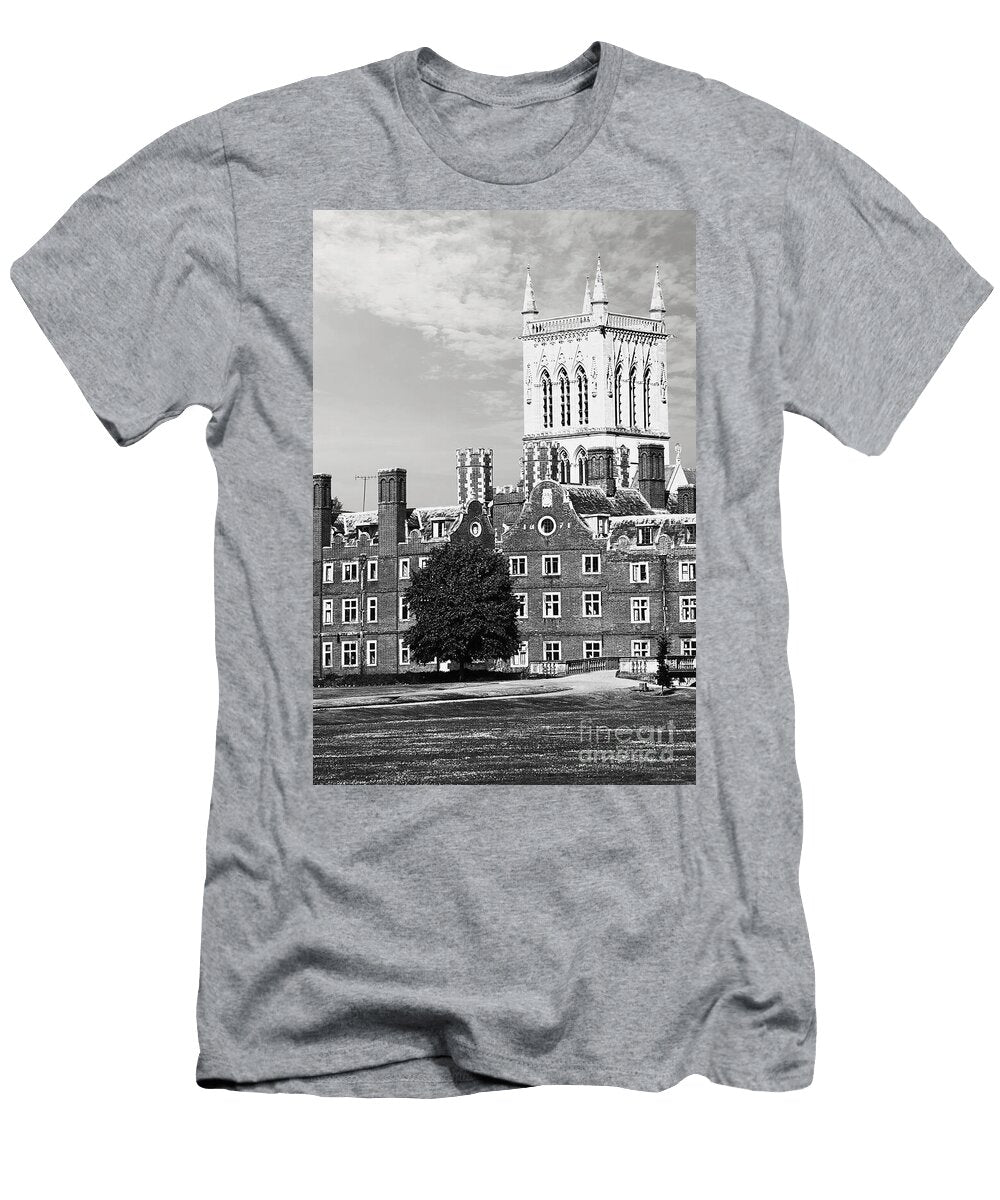 Cantabrigian Gothic University of Cambridge St Johns College Chapel and Court Black and White Dmr Filho T-Shirt