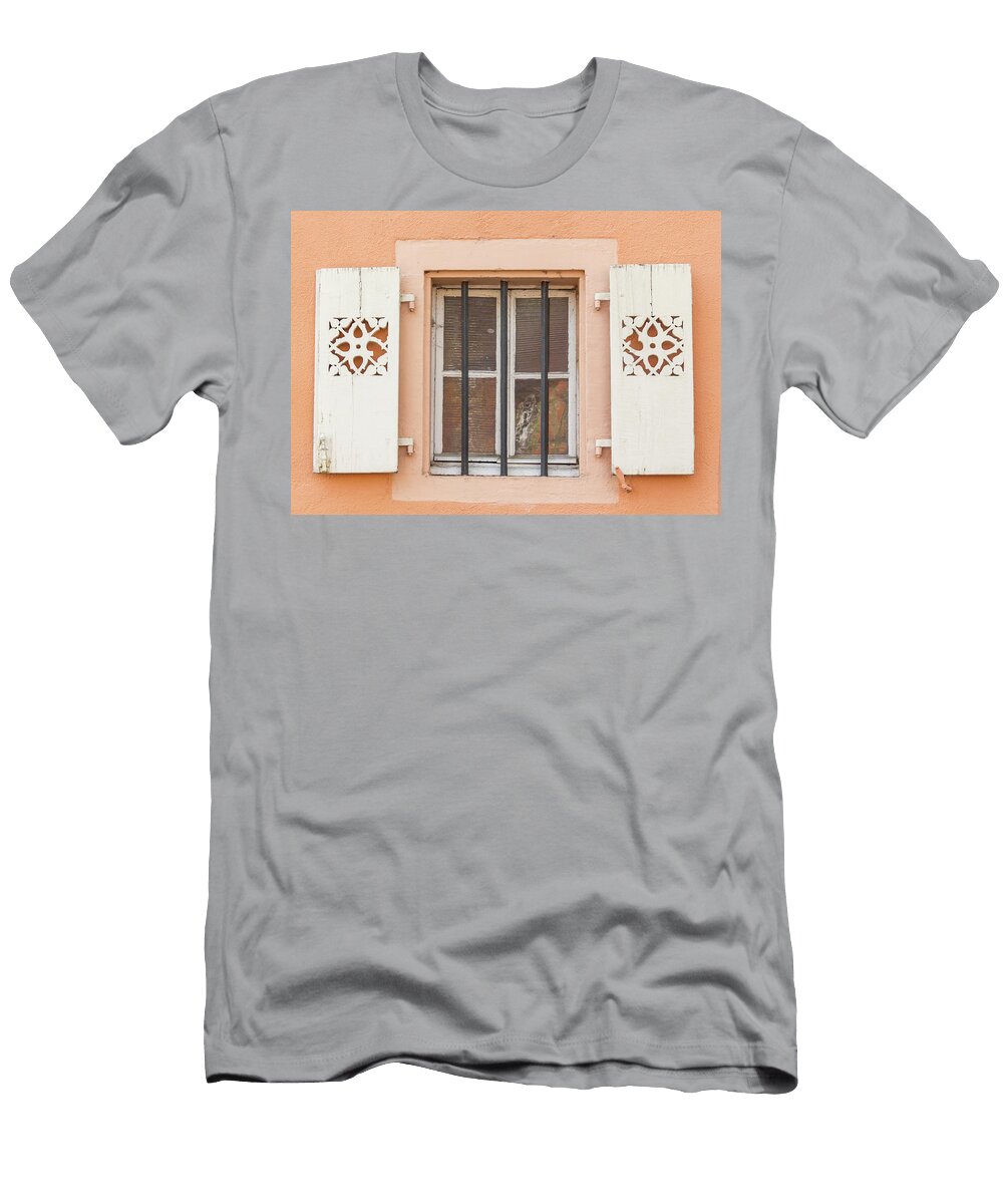 Colmar Window 07 Teresa Mucha T-Shirt