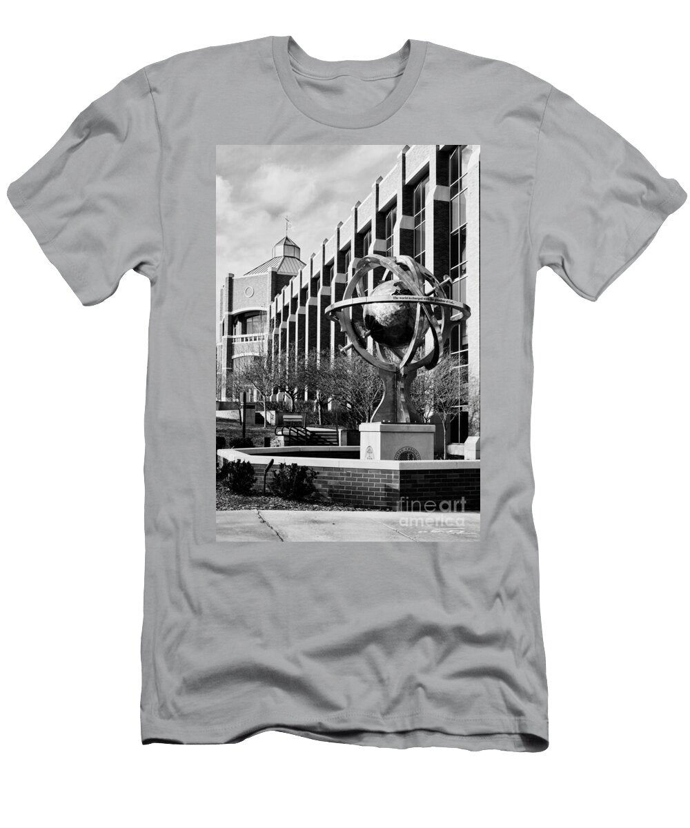 Creighton University Heider College of Business and Globe Sculpture Black and White Dmr Filho T-Shirt