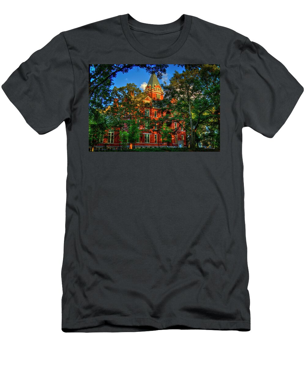 Georgia Tech Tech Tower Sunset Ga Tech Administration Building Atlanta Art Reid Callaway T-Shirt