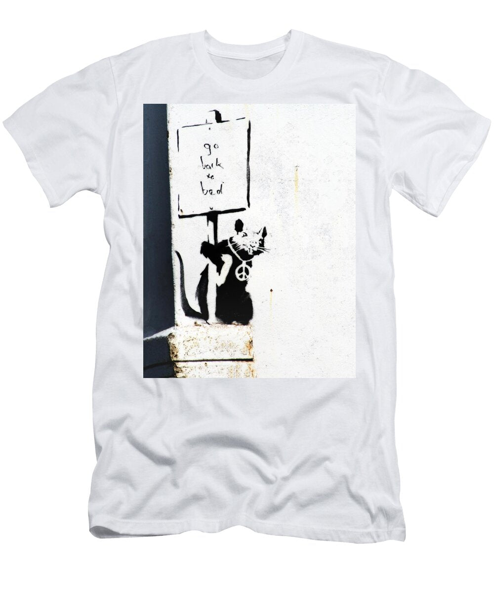Go Back to Bed Protester a Rey T-Shirt