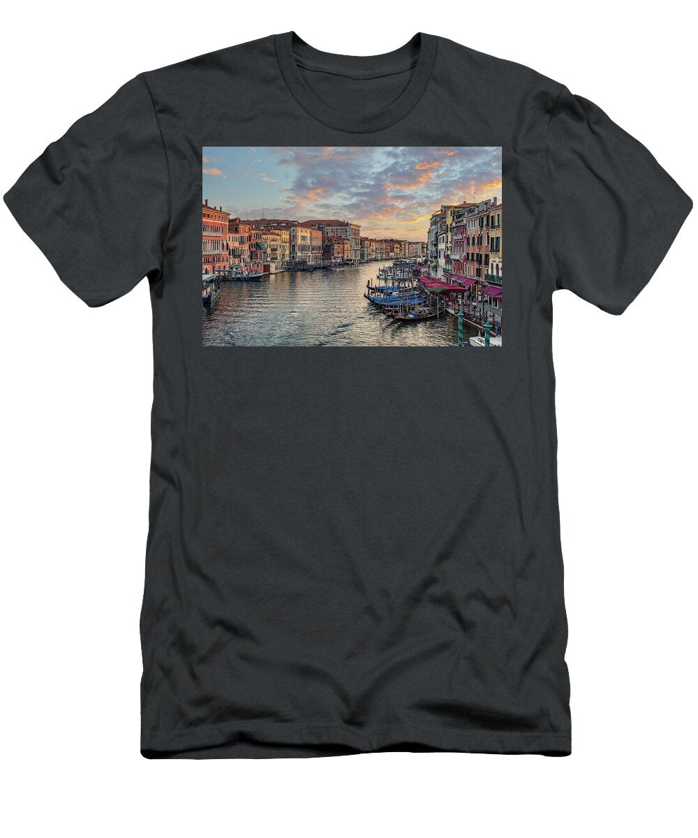 Grand Canal Sunset Manjik Pictures T-Shirt