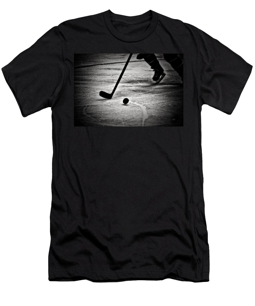 Handling It Bw Karol Livote T-Shirt