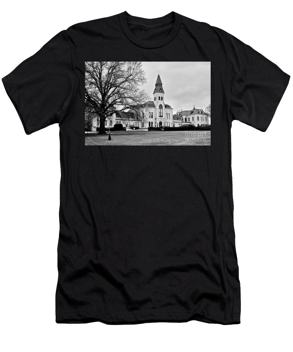 Limestone Legacy Kansas State University Anderson Hall Manhattan Ks Black and White Dmr Filho T-Shirt