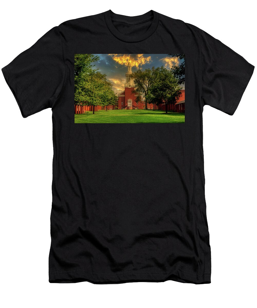 Marquand Chapel At Dusk Yale University Mountain Dreams T-Shirt