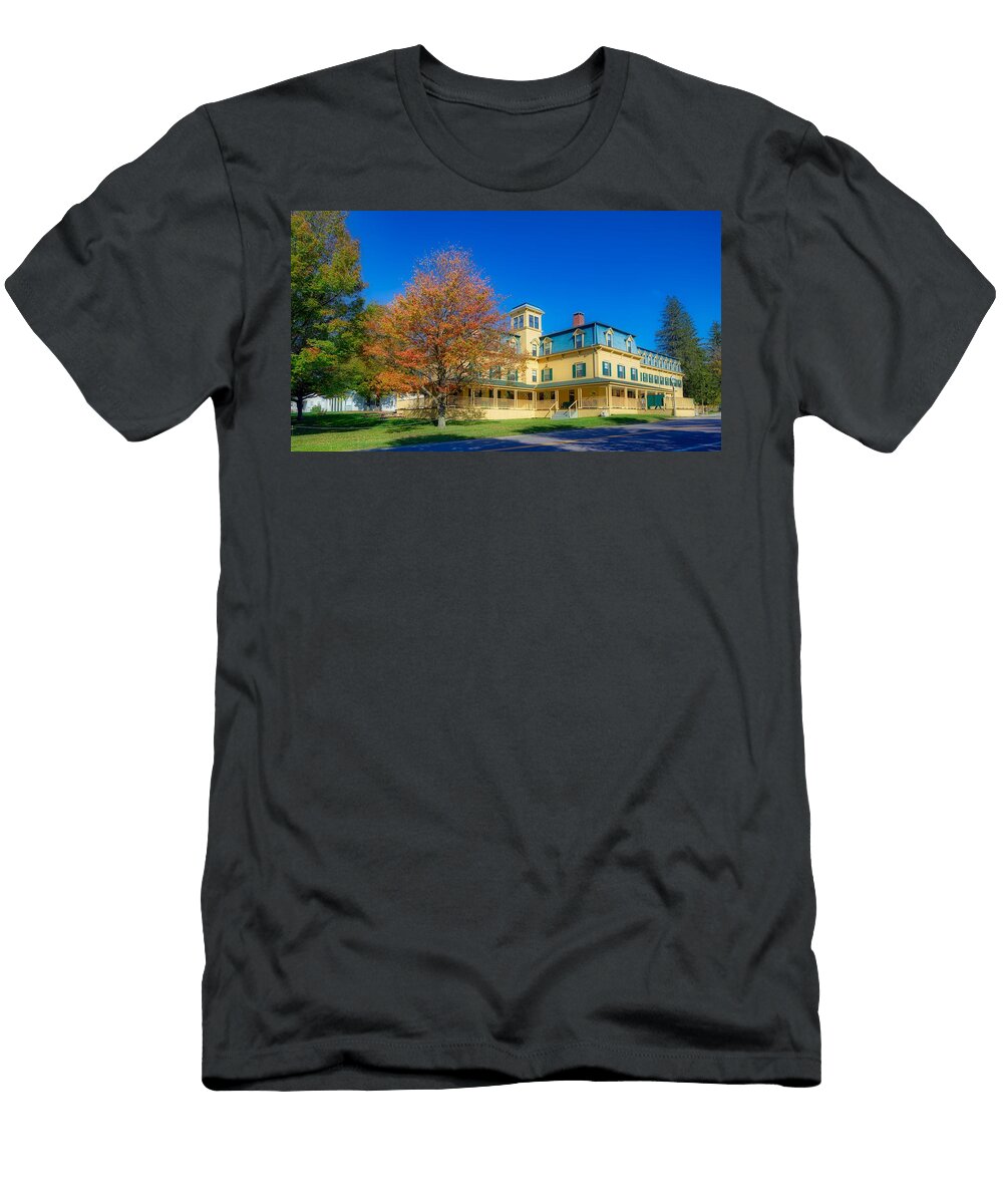 Middlebury College Vermont Mountain Dreams T-Shirt