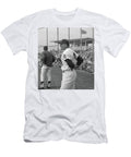 New York Mets Manger Gil Hodges 1972 Bernard Gotfryd T-Shirt