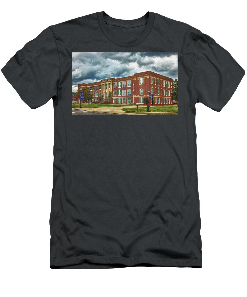 On the Campus of Middle Tennessee State University Mountain Dreams T-Shirt