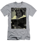 Person Reading a Newspaper Vincent Vega At Toilet Quentin Tarantino Pulp Fiction Reservoir Dogs Inglorious Basterds Jackie Brown Django Unchained Kill T-Shirt
