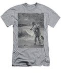 Robinson Crusoe Discovers the Print of a Mans Foot C2 Historic Illustrations T-Shirt
