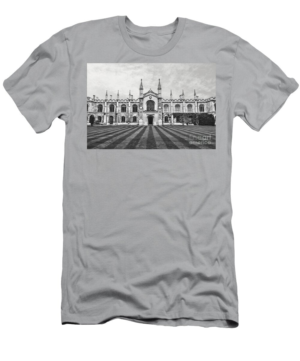 The Immaculate Lawn Cambridge University Corpus Christi College New Court Black and White Dmr Filho T-Shirt