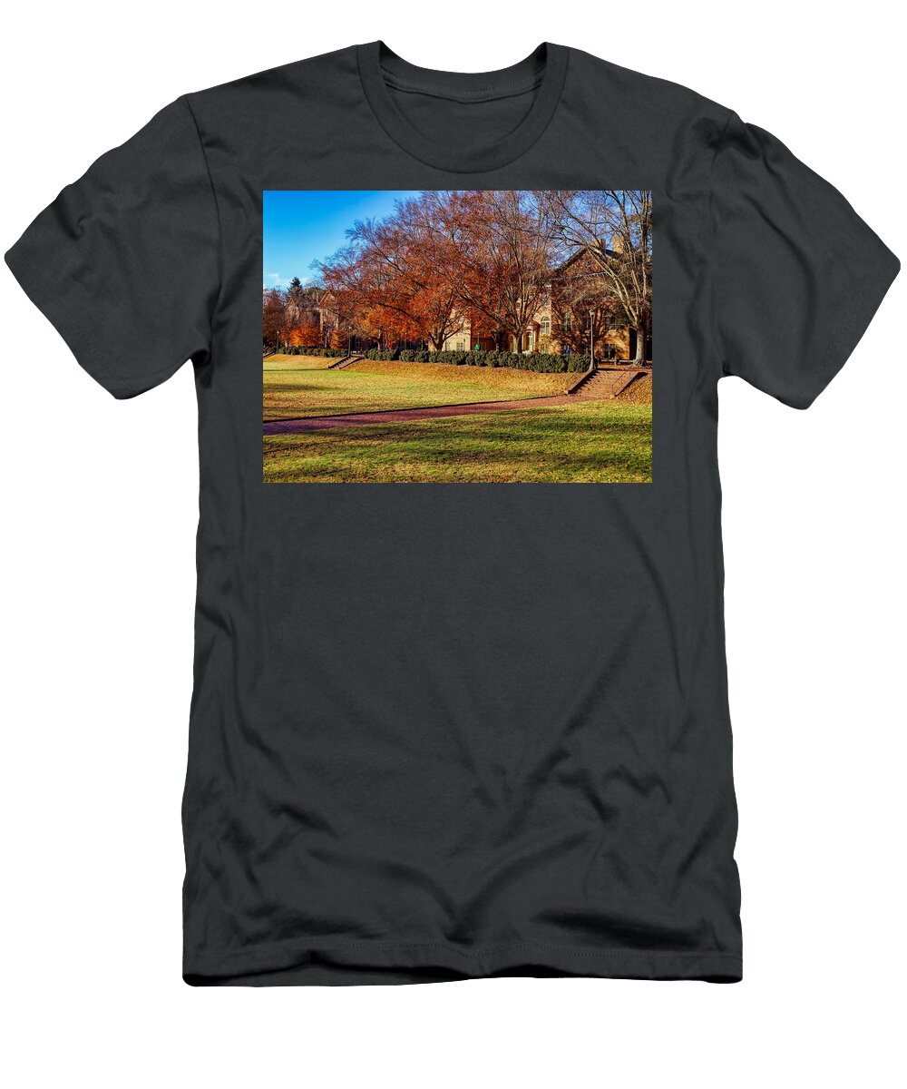 The Sunken Garden College of William and Mary Mountain Dreams T-Shirt