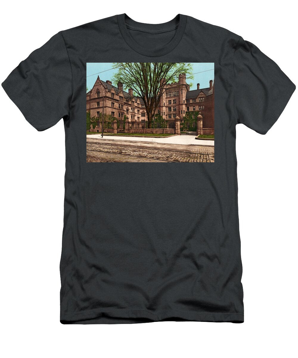 Vanderbilt Hall Yale College New Haven Connecticut 1901 Linda Howes Detroit Publishing Company T-Shirt